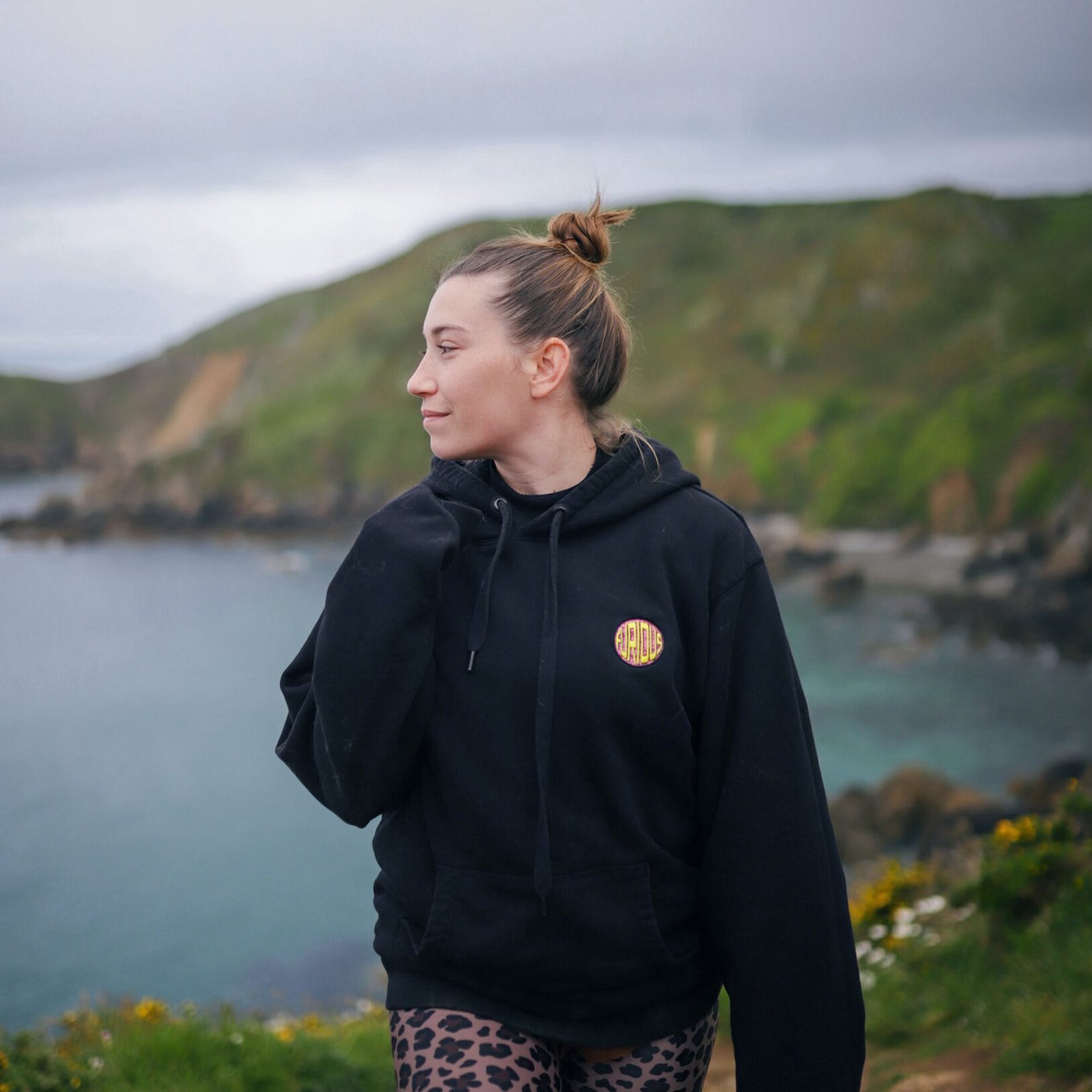 Alix devant la mer
