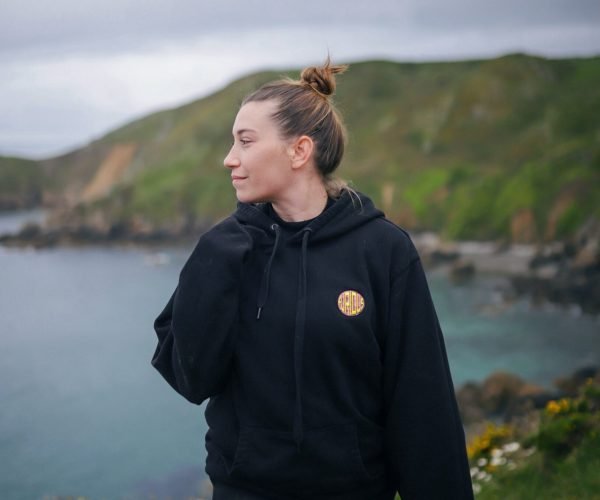 Alix devant la mer